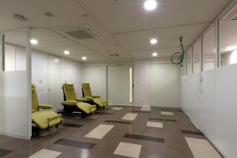 医療施設改修工事 – 天井・設備工事